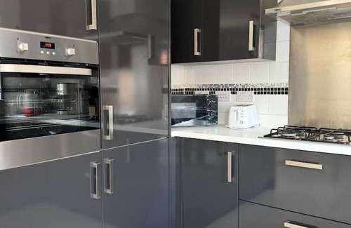 Wantage Casa | 🏡 Stunning 3-Bedroom House in Wantage Grove – Near F1 Williams & Oxford