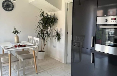 Wantage Casa | 🏡 Stunning 3-Bedroom House in Wantage Grove – Near F1 Williams & Oxford