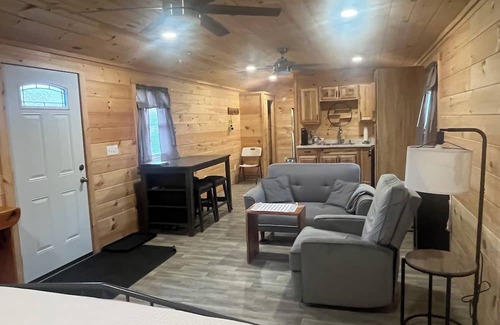 Lawrenceville Cabina | Cozy 1-bedroom cabin in charming Brushton NY