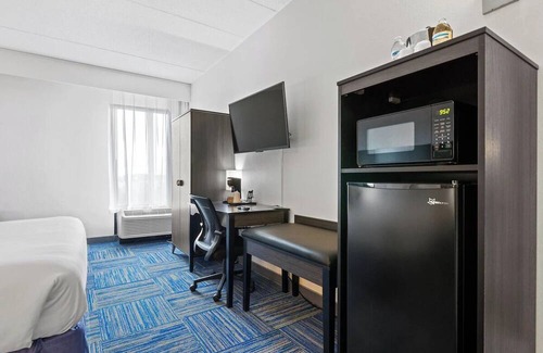 East Texas Hotel | Well-Situated Room with Free Breakfast for Exploring Allentown’s Top Attractions