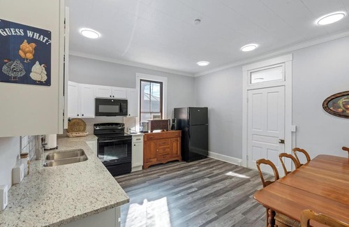 Wilmington Casa | Spacious 5-bedroom, 2 bath historical house, just 8 minutes from WEC.