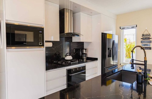 San Nicolas Zuid Casa | Lord's Suites Summary