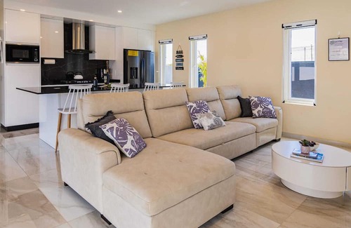 San Nicolas Zuid Casa | Lord's Suites Summary