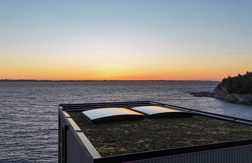 Herdla Cabina | Hideaway Herdla 2 – unique and luxurious cabin 15 m above the sea near Bergen