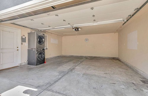 Ryland Casa | Large 6 Bedroom DT SJ Getaway with Huge Backyard and 2 car garage. Fast Wifi