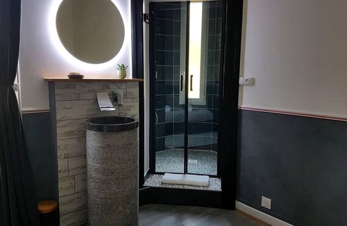 Cluis Cama Y Desayuno | Family Suite at Castle with Park Balcony