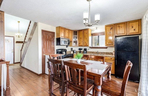 Ridgeway Casa | Stone Cabin with Amazing Views, Hot Tub, Fire Pit and Game Room Perfect for Your Gerrardstown, WV Getaway