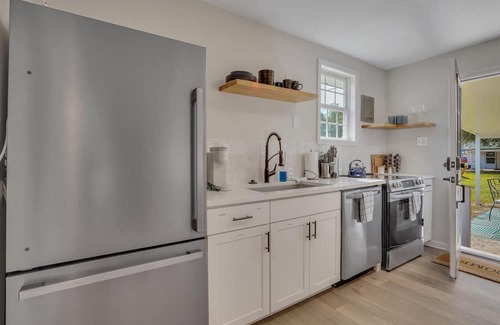 Manning Cabaña | Cypress Cottage - Cozy Lake Getaway