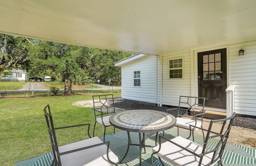 Manning Cabaña | Cypress Cottage - Cozy Lake Getaway