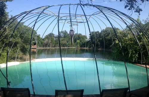 Spicewood Alquiler De RV | Romantic Getaways in Fully-Equipped Tree House Rental in Spicewood, Texas