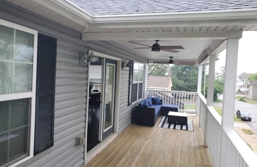 East Ocean View Casa | 3 level home 2 blocks from the beach