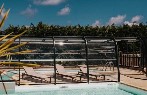 Pleumeur-Bodou Casa | Camping - Piscine - efadci