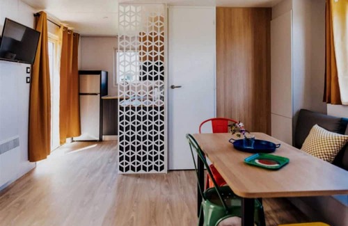 Pleumeur-Bodou Casa | Camping - Piscine - efadci