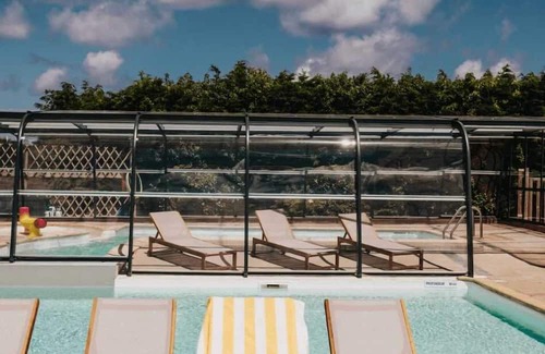 Pleumeur-Bodou Casa | Camping - Piscine - efadci