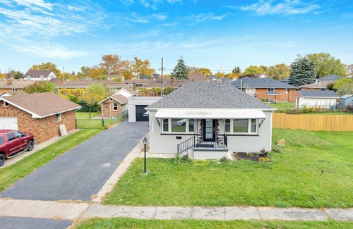 Windsor Apartamento | Luxury 2 bedroom apartment in south Windsor, 2 minutes from Ambassador bridge.