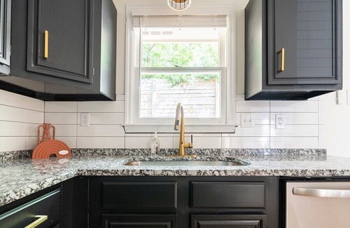 Lexington Casa | This house is a 2 bedroom(s), 1 bathrooms, located in Lexington, KY.