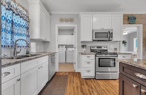 Double Springs Casa | Amazing, Lake Front Home With Boat Dock