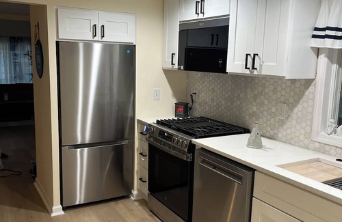 Osbornsville Casa | Charming 3-bedroom house with WiFi, AC in lovely Toms River