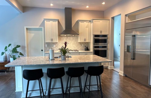 Newtonville Casa | Modern Spacious 6-Bedroom Home with Heated Pool and Pool House 20 min from Track