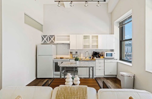 Downtown Cincinnati Apartamento | CBD,OTR, 24/7 Gym, Pool,Steps to Stadiums