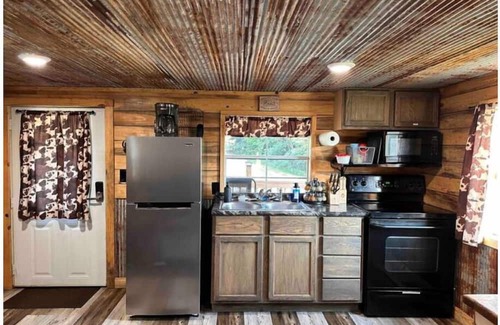 Compton Casa | Buffalo River Cowboy Cabin Getaway and HOT TUB!