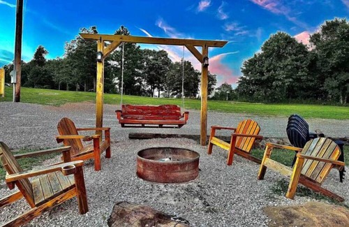 Compton Casa | Buffalo River Cowboy Cabin Getaway and HOT TUB!