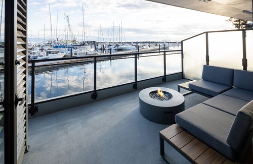 Regional District of Nanaimo Apartamento | Suite 103 – One-Bedroom Oceanview King Suite