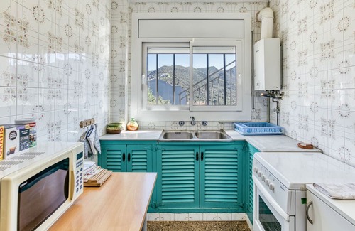 Llanca Apartamento | Apartment 'Marval' with Sea View, Wi-Fi and Air Conditioning