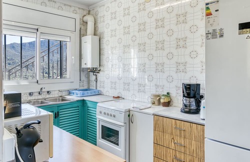 Llanca Apartamento | Apartment 'Marval' with Sea View, Wi-Fi and Air Conditioning