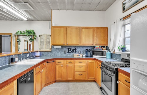 Stillwater Casa | NEW! HUGE Game-Room Style Barndo