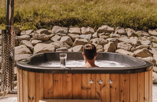 Rycerka Dolna Casa | We invite you to discover the charm of mountain life in our unique house.