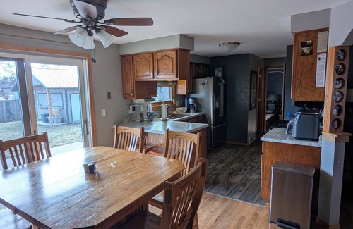 Ashwaubenon Casa | 3-bedroom house in peaceful Green Bay with AC, WiFi