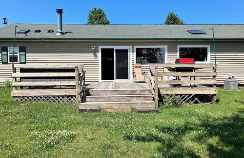 La Porte Casa | Charming 2-bedroom house in Harbor Country. 5 minutes from downtown Three Oaks