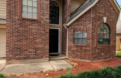 Atascocita Casa | Rental Home with Pool and Backyard, 8 beds, free parking