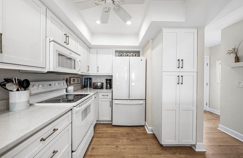 Boca Grande Casa | Sundown 11 - 2 bed / 2.5 Bath - Beachfront - Community Pool - Large Living Area!