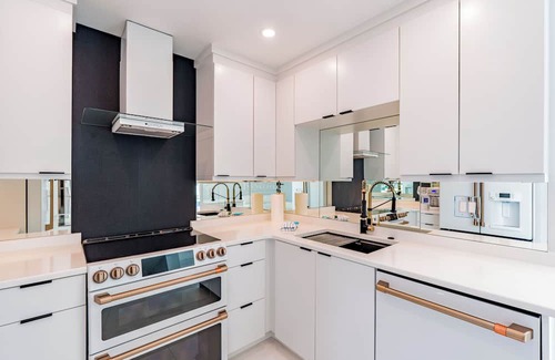 Laguna Shores Casa | Casa Bianca 🌞 Charming Pet-Friendly Home w/ Pool Near Times Square