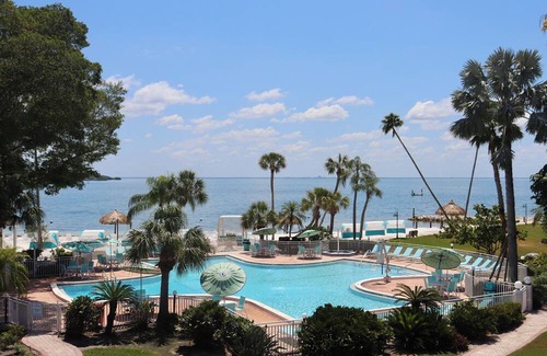 Pinellas Point Casa | Perfect St. Pete's Stay - Exclusive Cabanas, Coastal Dining & Attractions Nearby