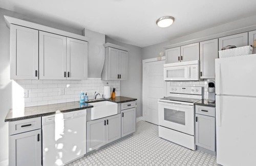 Downtown Casa | Aldridge Harris House- Dtown LEX