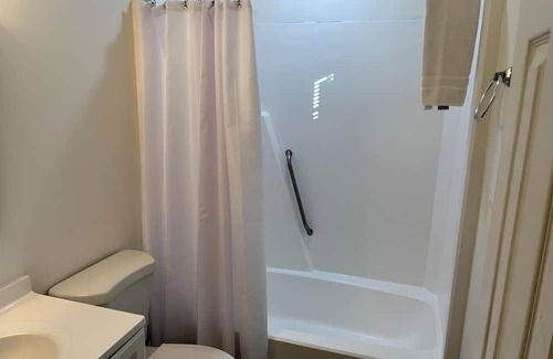 North Charleston Casa | The Modern Bexley 2br + Walk to Park Circle