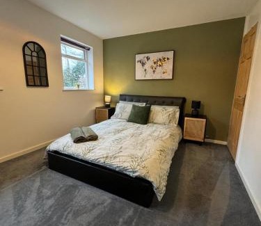 Chorlton-cum-Hardy Casa | Two Bedrooms-Holiday home