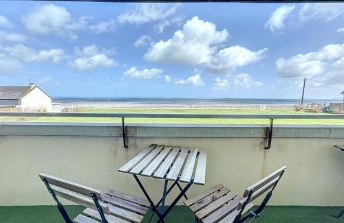 Lion-sur-Mer Apartamento | Appartement face mer, avec accès direct à la plage