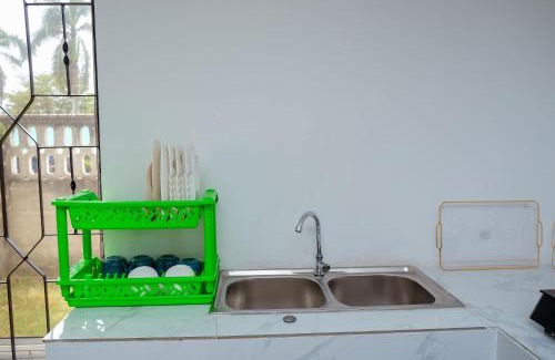 Mbezi Beach Cama Y Desayuno | Comfy home Mbezi beach - Nana Room