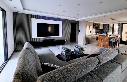 Pamplemousses Apartamento | Peaceful Apartments with Pool