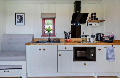 Ammanford Casa | Cwt Coch