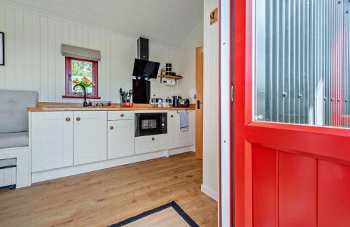 Ammanford Casa | Cwt Coch