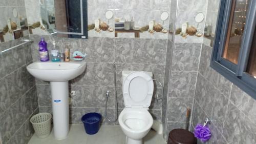 Fes Apartamento | حي القرويين طريق عين الشقف