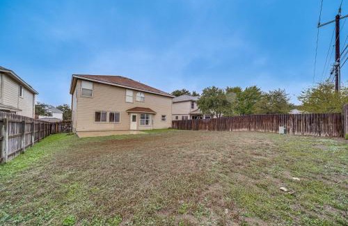 West San Antonio Casa | Spacious San Antonio Home about 17 Mi to Downtown!