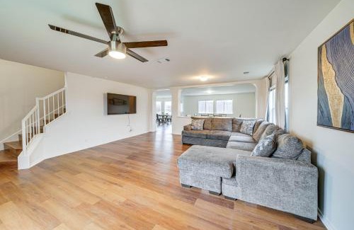 West San Antonio Casa | Spacious San Antonio Home about 17 Mi to Downtown!