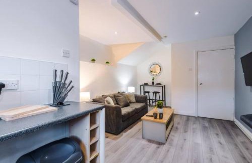 Warrington Apartamento | Modern 1-Bedroom Apartment with Free Wi-Fi and Parking by Amazing Spaces Relocations Ltd