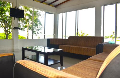 Nanattan Hotel | Thalladi Holiday Bungalow